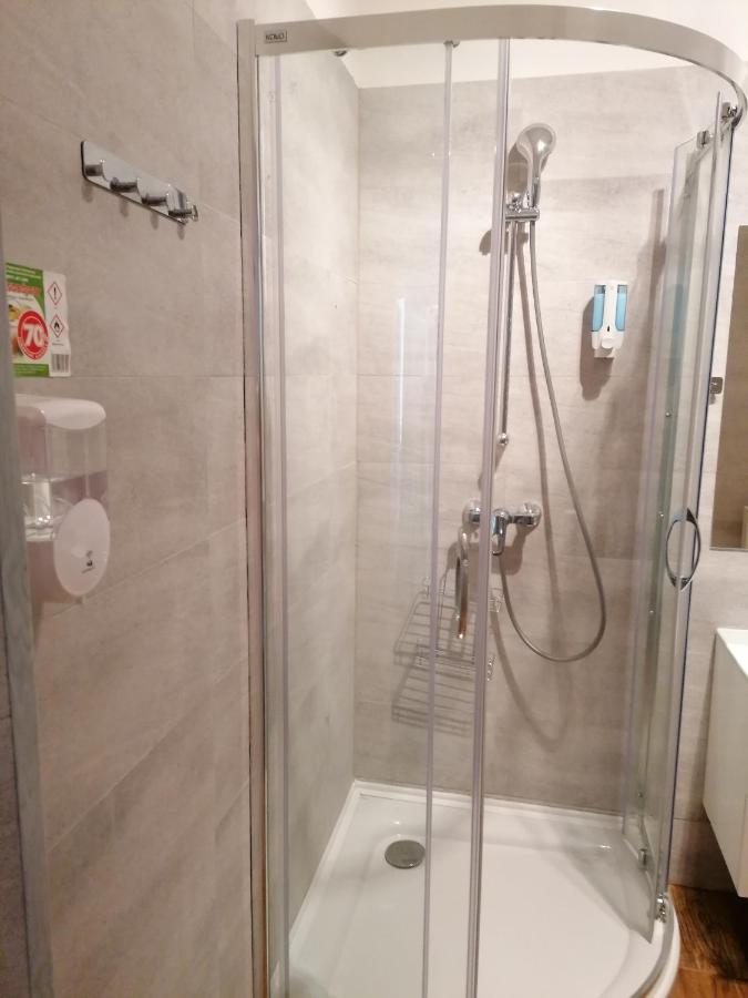 Hostel Tulip - Pokój 5 ze wspólną łazienką i kuchnią Szczecin Zewnętrze zdjęcie