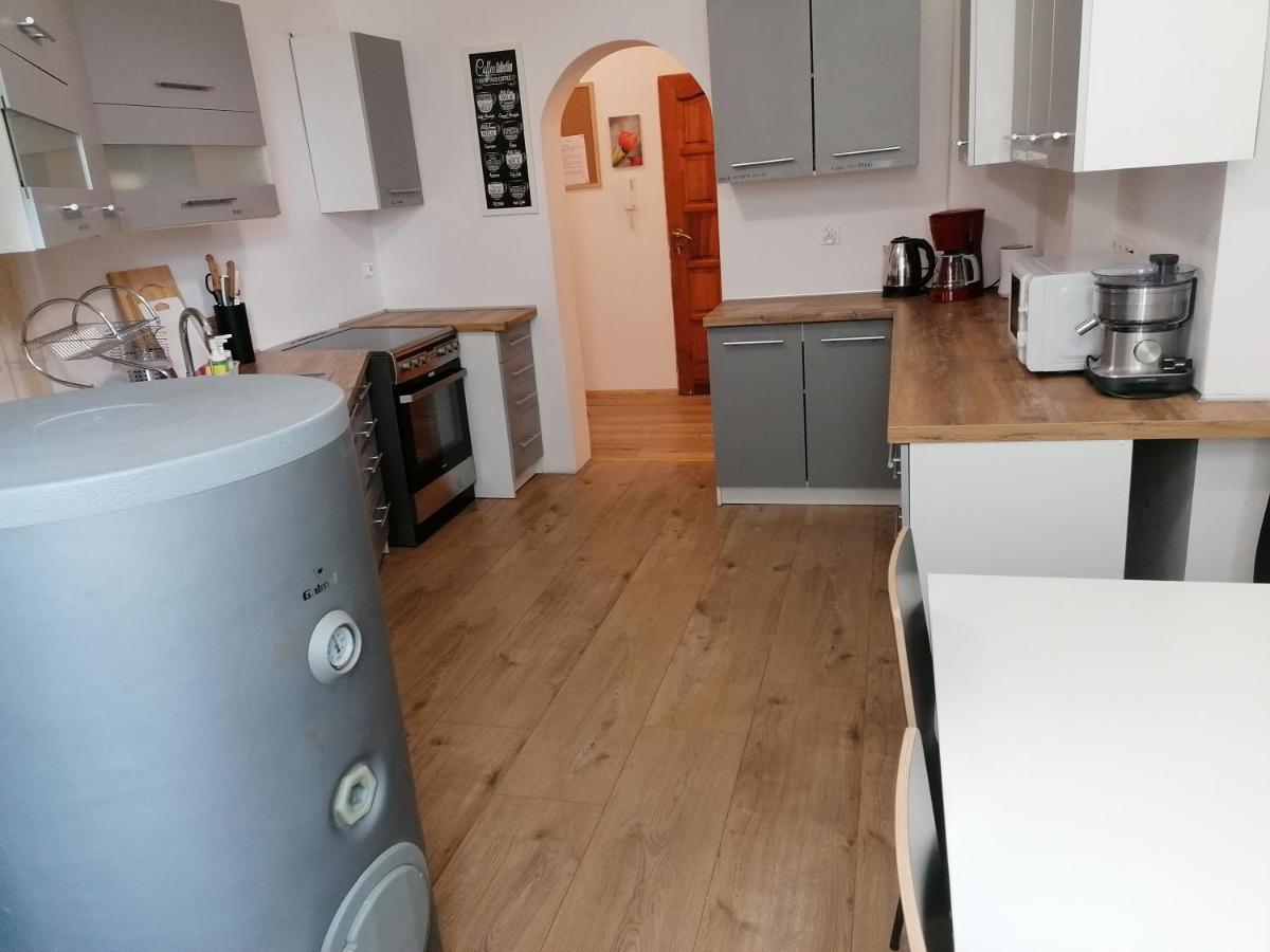 Hostel Tulip - Pokój 5 ze wspólną łazienką i kuchnią Szczecin Zewnętrze zdjęcie