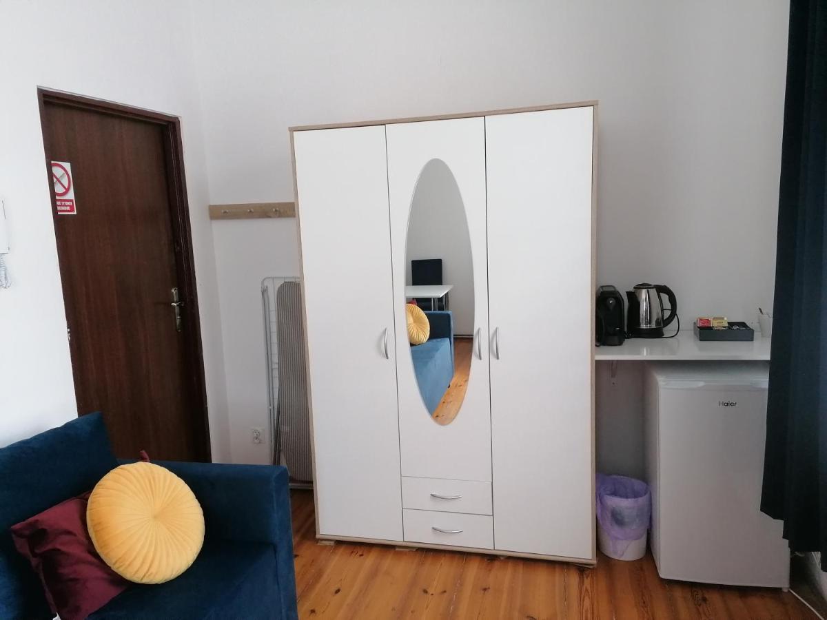 Hostel Tulip - Pokój 5 ze wspólną łazienką i kuchnią Szczecin Zewnętrze zdjęcie