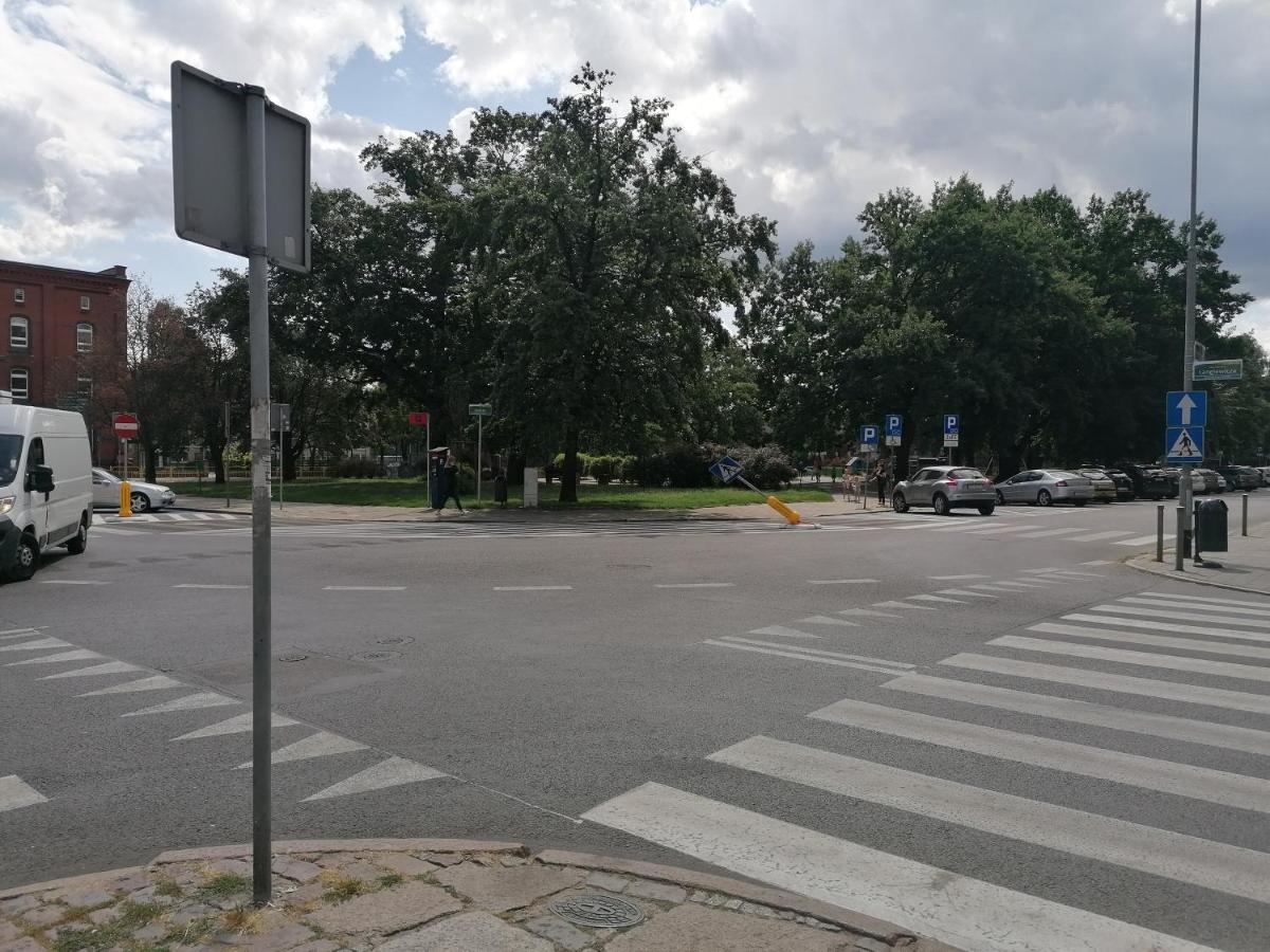 Hostel Tulip - Pokój 5 ze wspólną łazienką i kuchnią Szczecin Zewnętrze zdjęcie