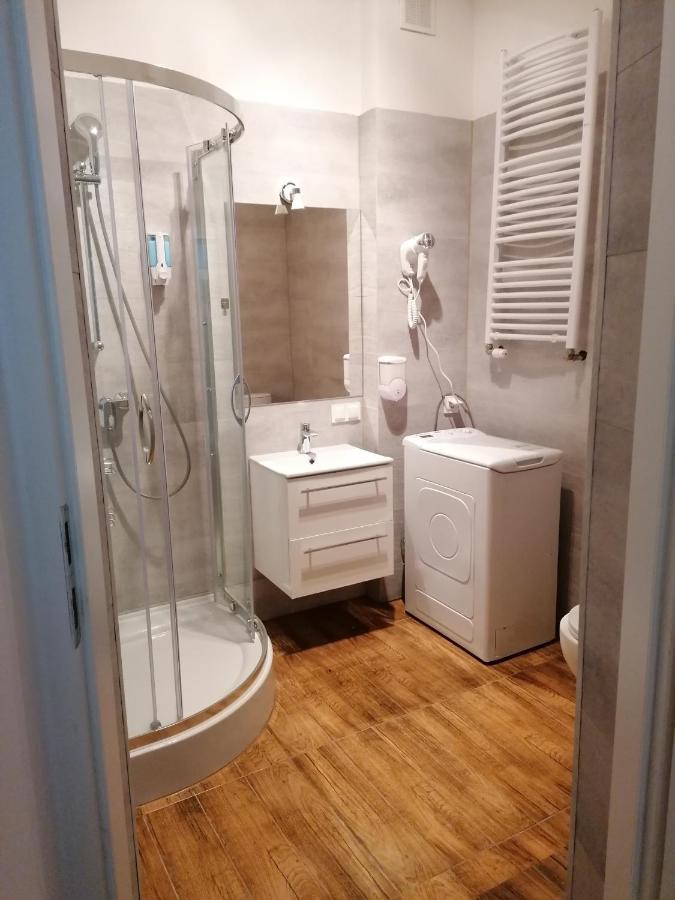 Hostel Tulip - Pokój 5 ze wspólną łazienką i kuchnią Szczecin Zewnętrze zdjęcie