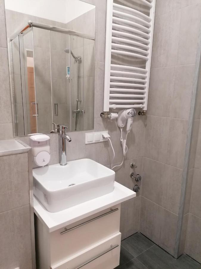 Hostel Tulip - Pokój 5 ze wspólną łazienką i kuchnią Szczecin Zewnętrze zdjęcie