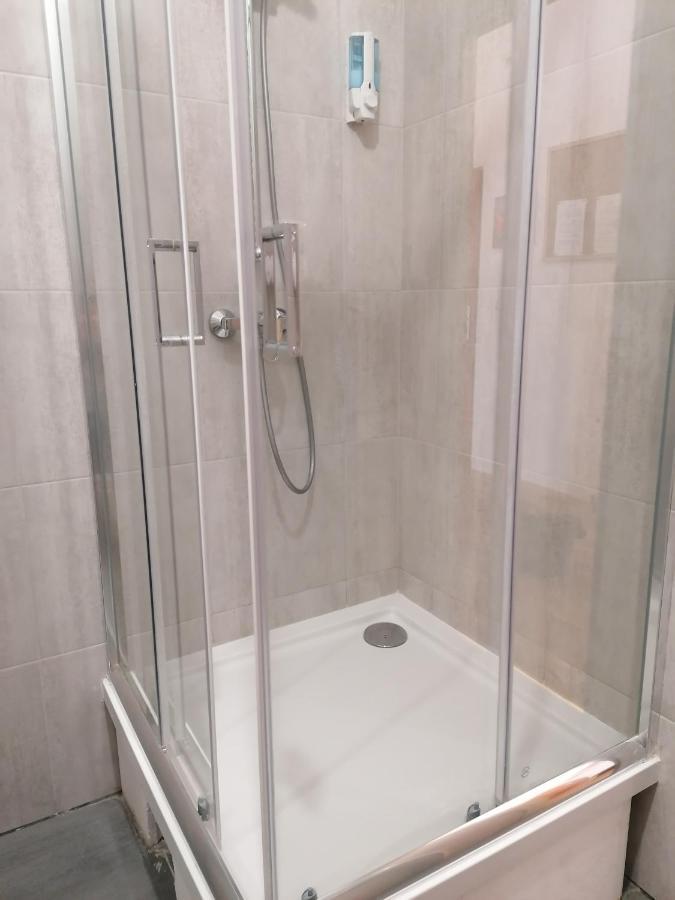Hostel Tulip - Pokój 5 ze wspólną łazienką i kuchnią Szczecin Zewnętrze zdjęcie