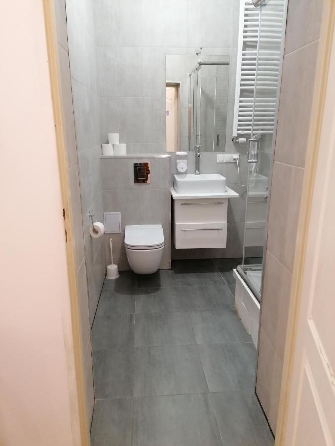 Hostel Tulip - Pokój 5 ze wspólną łazienką i kuchnią Szczecin Zewnętrze zdjęcie